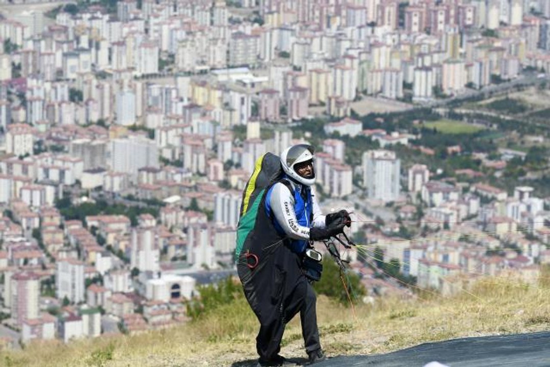 12. Ali Dağı Yamaç Paraşütü Mesafe Şampiyonası devam ediyor