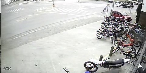 Vídeo mostra força do impacto em acidente envolvendo caminhão em Ituporanga