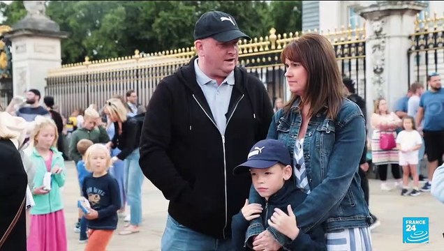 Au palais de Buckingham, première relève de la garde depuis le début de la pandémie