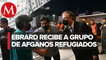 Marcelo Ebrard recibe a grupo de refugiados afganos a México
