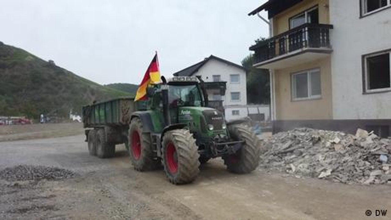 Deutschland: Der Traktorfahrer vom Ahrtal