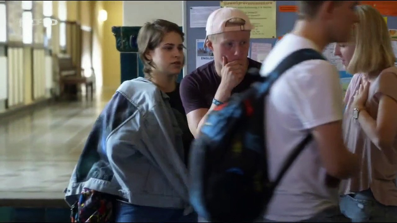 Notruf Hafenkante (298) Staffel 12 Folge 23 - Wölfe und Giraffen