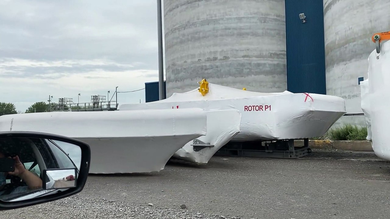 Des composantes de la nacelle de l'éolienne (Le Reflet-Guillaume Gervais)