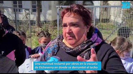Una multitud reclamó por obras en la escuela de Etcheverry en donde se derrumbó el techo