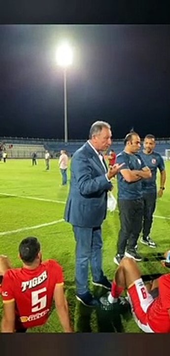 محمود الخطيب أنتم ابطال افريقيا مرتين ارفع رأسك انت اهلاوي ارفع رأسك انت في الأهلي -