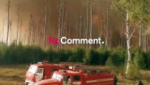 شاهد: رجال الإطفاء يفرّون من ألسنة النيران المشتعلة بإحدى غابات روسيا