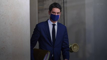 Le porte-parole de l'Élysée, Gabriel Attal tacle à droite et à gauche