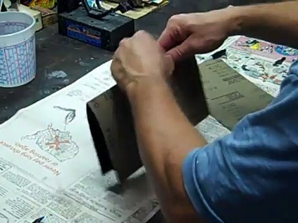 How to fold and cut sandpaper