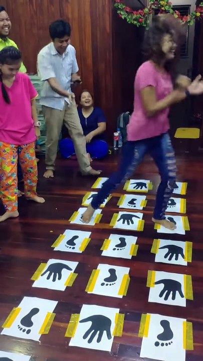 hands and legs game