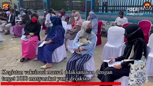 Alumni Akpol 1994 Polda Banten Gelar Vaksinasi Massal & Salurkan Bansos di Pelabuhan Paku
