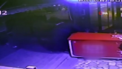 Avcılar'da kadınların at arabasıyla dondurma hırsızlığı kamerada