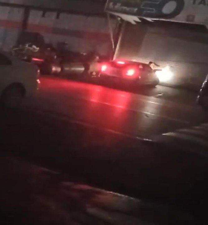 BAŞAKŞEHİR'DE TARTIŞTIĞI SEVGİLİSİNİ OTOMOBİLLE EZMEYE ÇALIŞTI