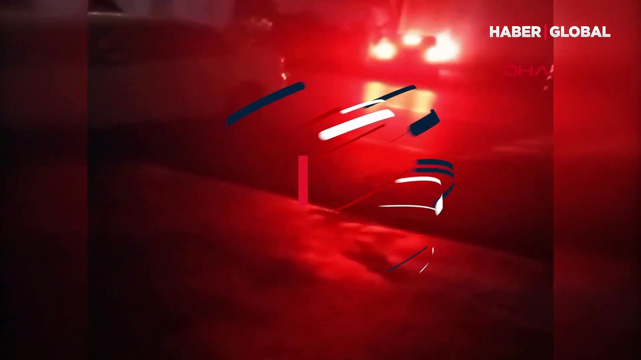 Aracıyla sevgilisini ezmeye çalışan kadın kamerada