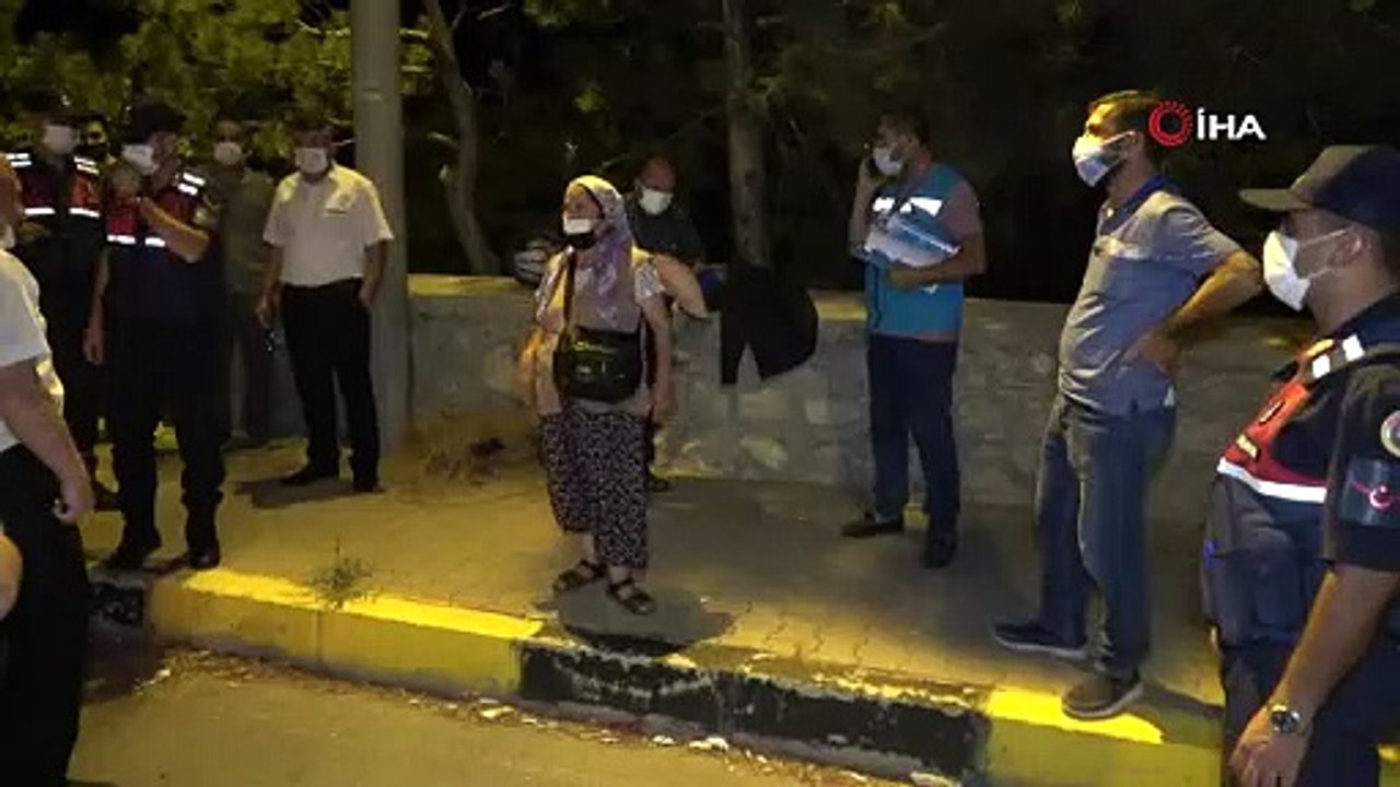 Otobüste yakalanan riskli gruptaki yaşlı çift: "Ne olursunuz bizi bırakın, öteberim kokar"