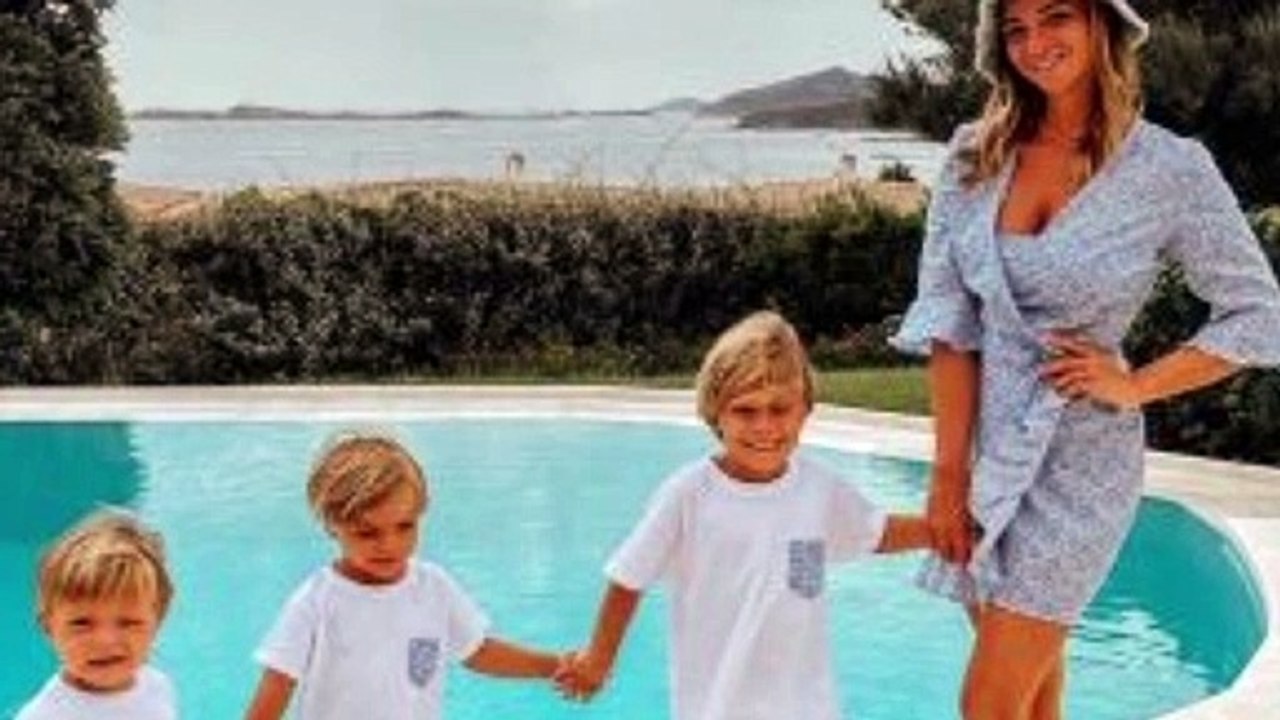 “Aspettiamo una bambina”. Dopo 3 figli maschi fiocco rosa in arrivo per la coppia vip