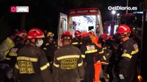 Los bomberos de Castellón rescatan con vida a una persona entre los escombros del edificio derrumbado en Peñíscola