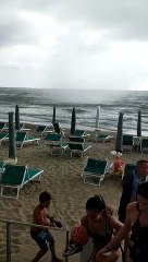 Tor San Lorenzo | Ardea | Tromba d'aria sulla spiaggia