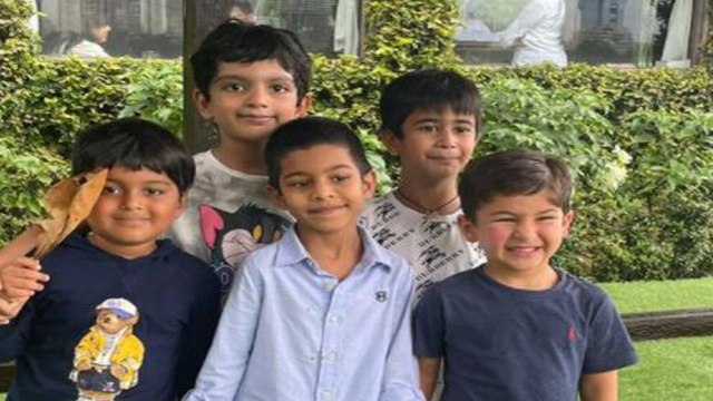 Kareena Kapoor Khan और Taimur Ali Khan की Photo Social Media पर हुई Viral | FilmiBeat