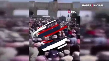 Afganlar Pakistan sınırına akın etti