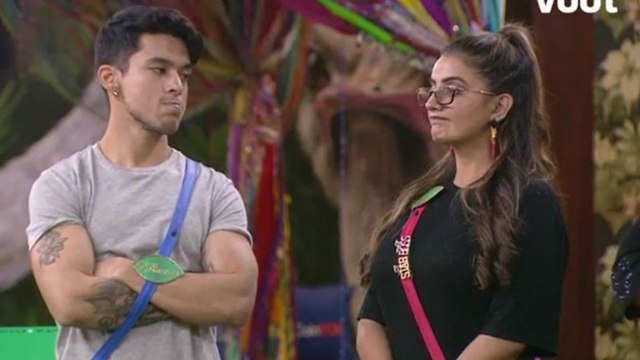 Bigg Boss OTT: Pratik Sehajapal ने गुस्से में आकर Akshara Singh से लड़ाई, हुआ ये? | FilmiBeat