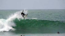 18 Seconds of Gabriel Medina at Lowers Left