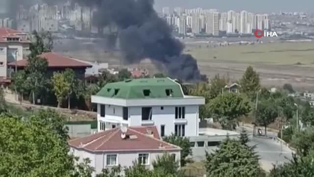Avcılar Firuzköy'de geri dönüşüm malzemelerinin depolandığı bir alanda yangın çıktı