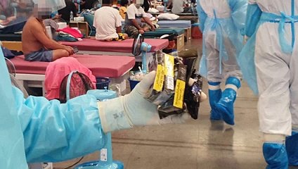 เจ้าหน้าที่ทหาร กอ.รมน. เข้าค้นโรงพยาบาลสนามหลังผู้ป่วยโควิดทะเลาะกันและแอบเสพยา