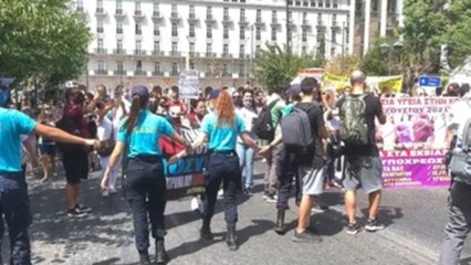 El personal sanitario de Grecia protesta contra la vacunación obligatoria