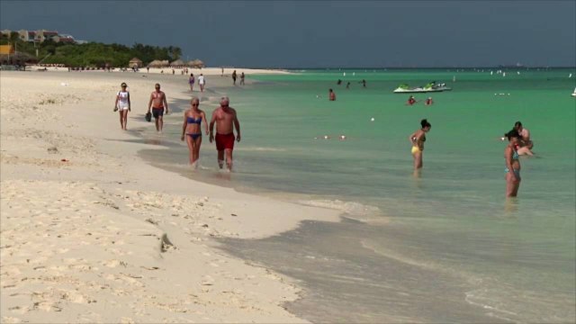 A Short Walk on the Beach Can Improve Your Mental Health, Study Suggests