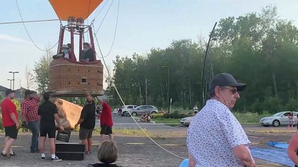 Envolée de montgolfières (Gracieuseté)