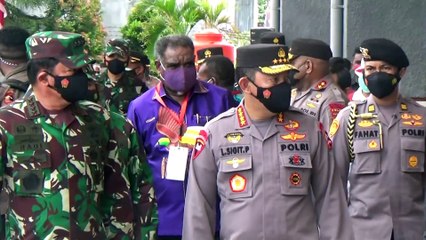 Panglima TNI & Kapolri Tinjau Vaksinasi di GOR Waringin Kotaraja, Jayapura