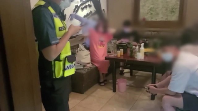 단속되자 다른 이름으로 영업...불법 유흥업소 또 적발 / YTN