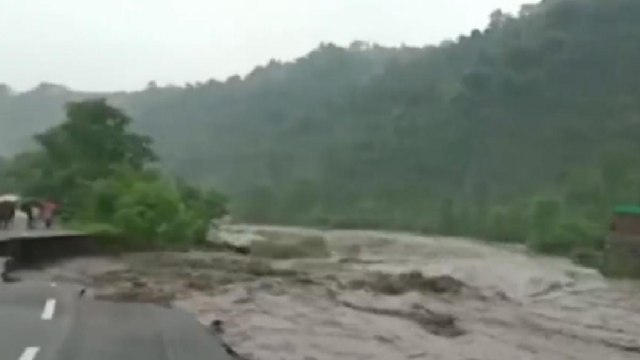 Uttarakhand: Dehradun-Rishikesh bridge collapses