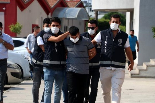 ESKİ SEVGİLİSİYLE ARKADAŞ OLDUĞU İÇİN ÖLDÜRMÜŞ