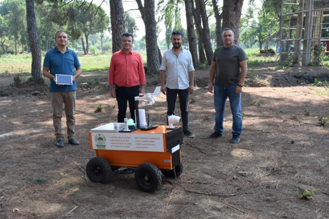 MEB'in Ar-Ge merkezi tarım ve otomotiv liseleri "akıllı tarım robotu" geliştirdi
