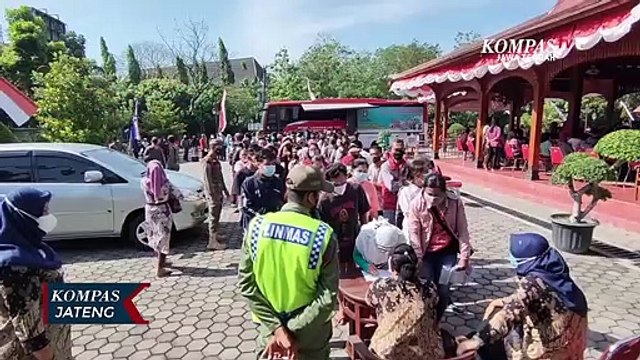 Antrean Vaksinasi Picu Kerumunan