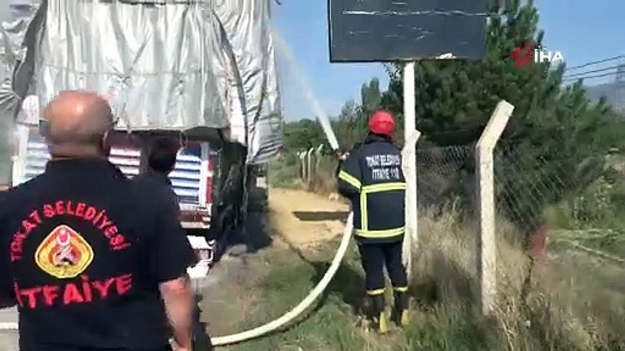 Saman yüklü tırda yangın büyümeden söndürüldü