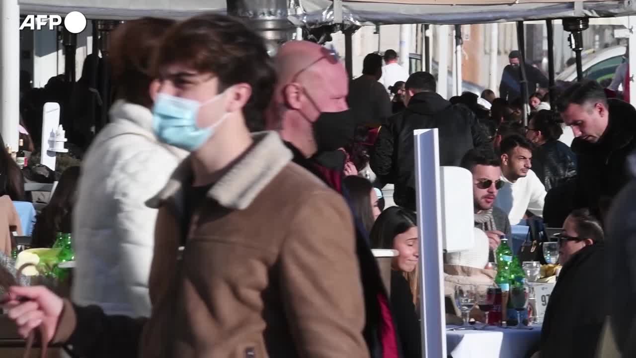 Covid: mascherine all'aperto e in 4 a tavola, le regole del Giallo