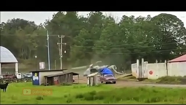 Découvrez les images spectaculaires tournées au Mexique, de l'atterrissage forcé d'un hélicoptère après une panne mécanique