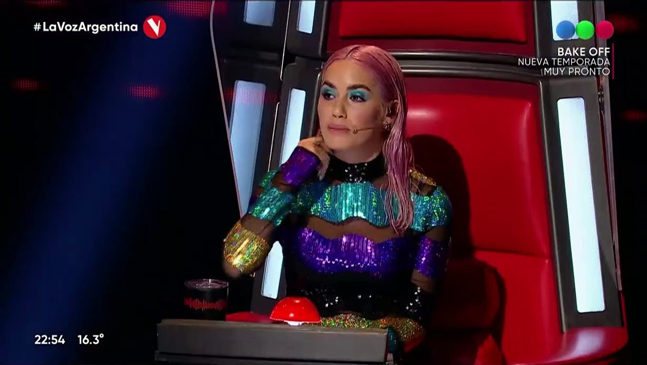 El gesto con el que Lali Espósito  cerró la grieta  con Tini Stoessel en La Voz