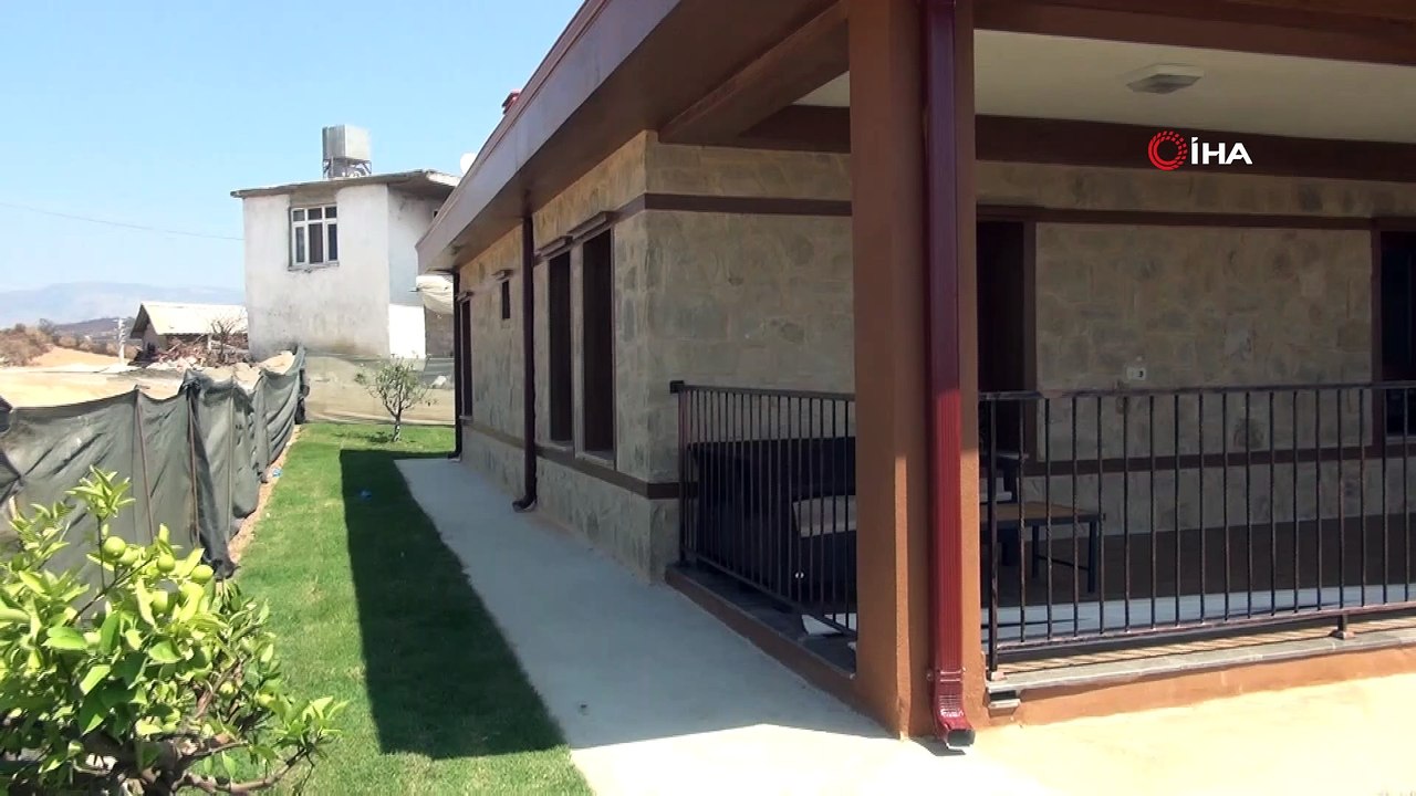 Yangında evi zarar gören yaşlı çiftin yeni evi 15 günde tamamlandı