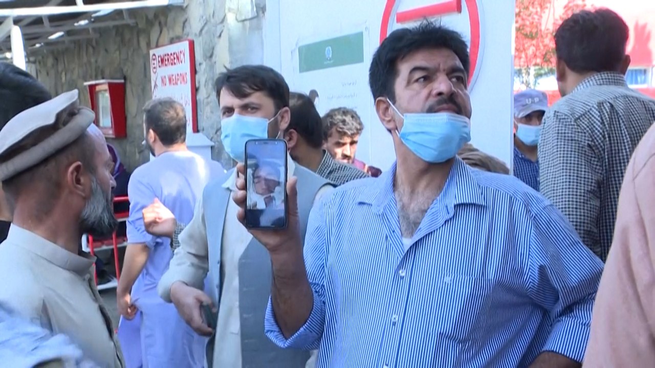 Attentats en Afghanistan : l'angoisse des familles à la recherche de leurs proches disparus