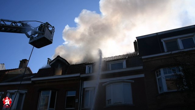 Watermael-Boitsfort : un toit prend feu sur l’avenue du Cor de Chasse