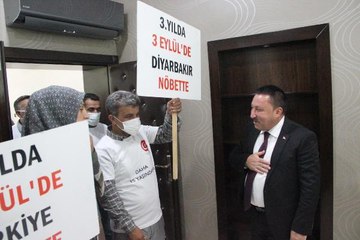 EVLAT NÖBETİNDEKİ AİLELER PKK'YA 'YETER', 'EDİ BESE' DİYORUZ