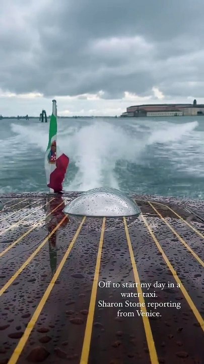 Sharon Stone est en vacances à Venise.