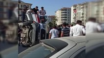 Otomobille çarpışan ambulans yan yattı, 4 sağlık çalışanı yaralandı