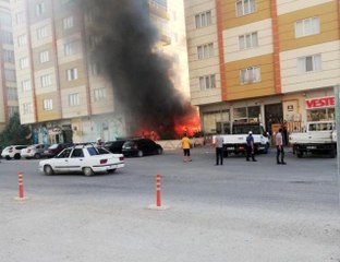 Alevler apartmanlara sıçramadan kontrol altına alındı