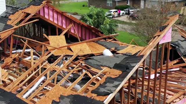 Distruzione e desolazione dopo il passaggio di Ida nel sud degli USA