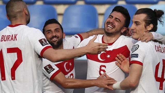 Milli Takım'da korona krizi! 4 yıldız futbolcu, Dünya Kupası Eleme maçında forma giyemeyecek