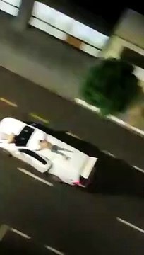 Brésil - Des braqueurs attachent des otages sur leurs voitures pour s’en servir comme de boucliers humains - VIDEO